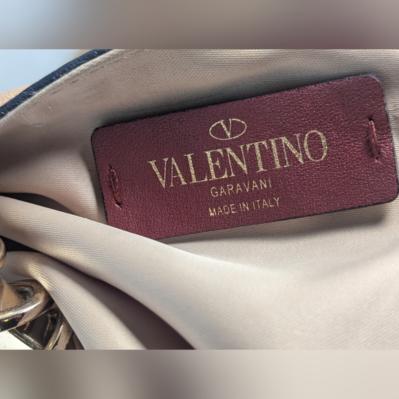 Valentino Garavani Bebop Loop beige handle clutch bag - Picture 9 of 10